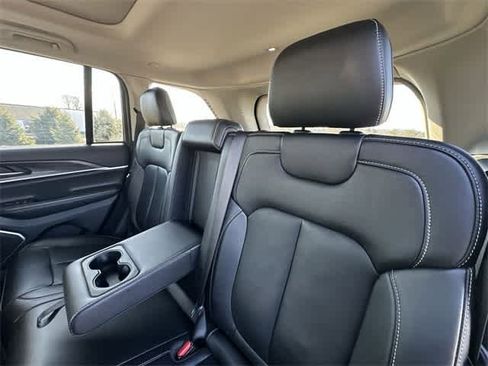 Used 2022 Jeep Grand Cherokee Limited 4xe image 18