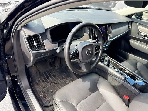 Used 2023 Volvo S90 B6 Plus image 10