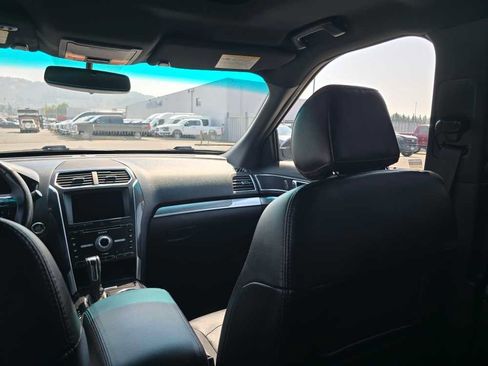 Used 2017 Ford Explorer Sport w/ Equipment Group 401A AWD/4WD image 14