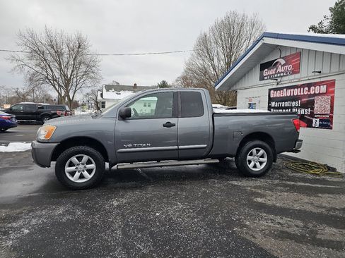 Used 2013 Nissan Titan SV w/ SV Value Truck Pkg image 4