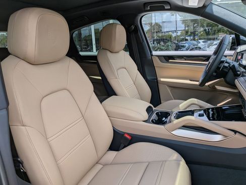 New 2026 Porsche Cayenne Coupe AWD/4WD image 26