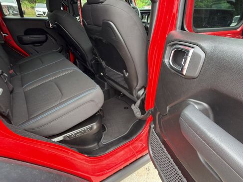 Used 2025 Jeep Wrangler Unlimited Rubicon 4xe AWD/4WD image 21