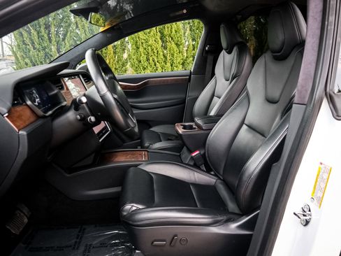 Used 2020 Tesla Model X Long Range image 17