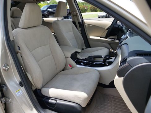 Used 2015 Honda Accord EX image 28