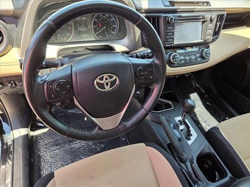 Used 2018 Toyota RAV4 XLE FWD image 9