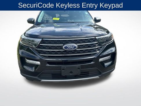 Used 2023 Ford Explorer XLT w/ Equipment Group 202A AWD/4WD image 4