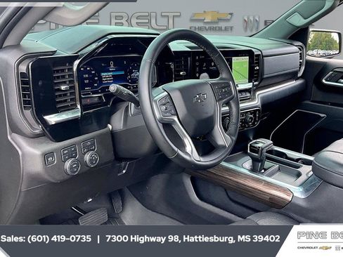Used 2025 Chevrolet Silverado 1500 RST w/ Z71 Off-Road Package AWD/4WD image 13