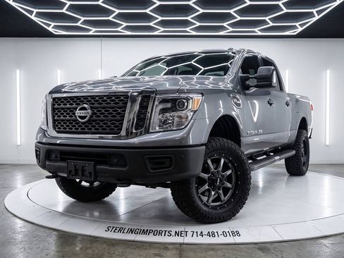 Used 2018 Nissan Titan SV w/ SV Convenience Package AWD/4WD image 1