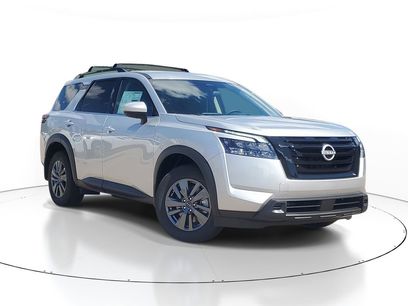 New 2025 Nissan Pathfinder SV w/ Black Appearance Package