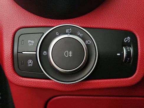 Used 2019 Alfa Romeo Stelvio AWD w/ Cold Weather Package image 17