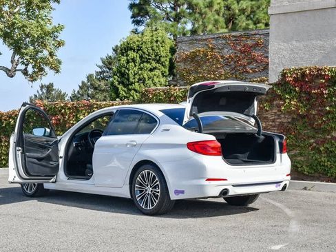 Used 2019 BMW 530e w/ Convenience Package image 26