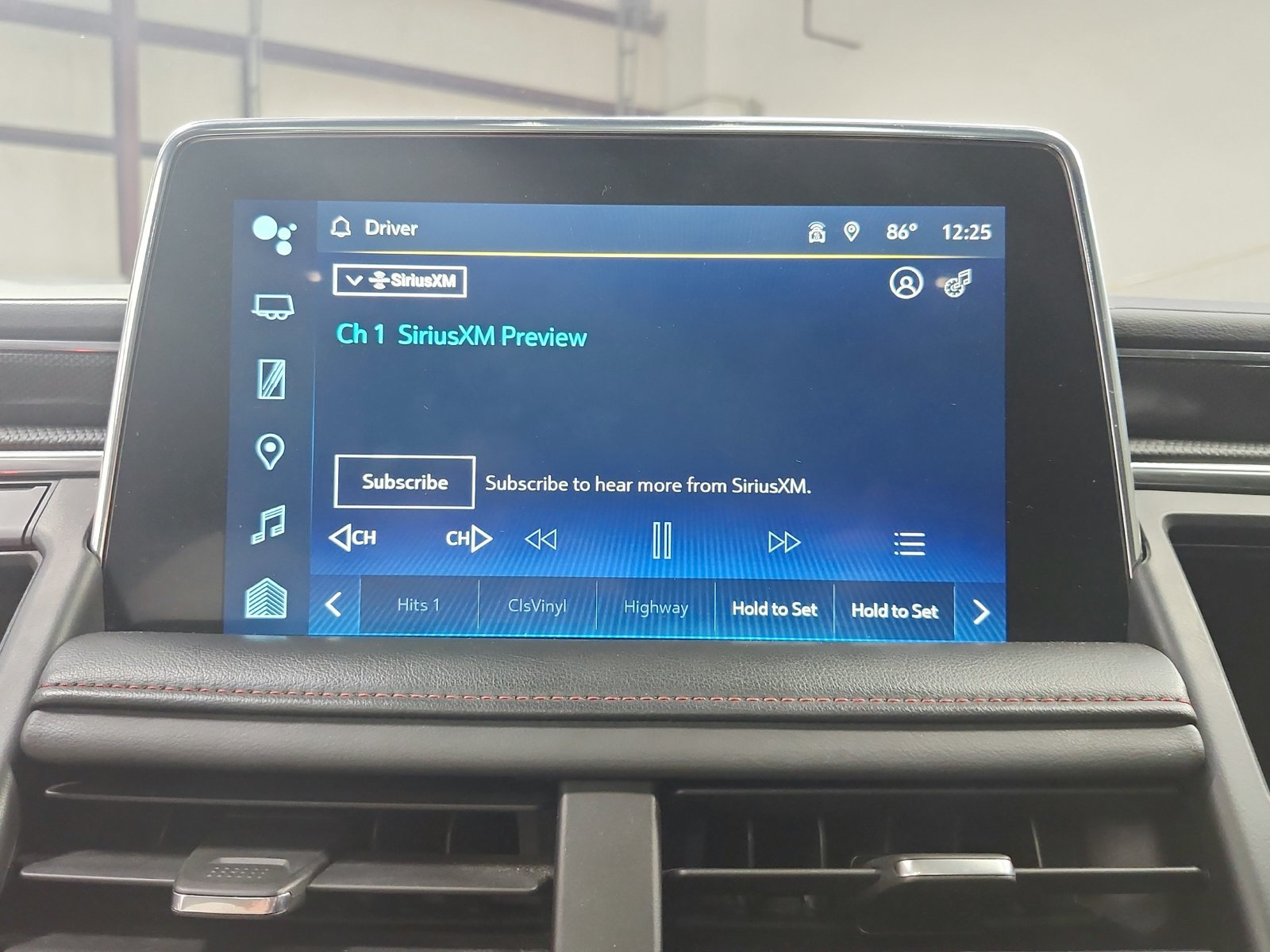 Used 2022 Chevrolet Suburban RST w/ Luxury Package RWD image 16