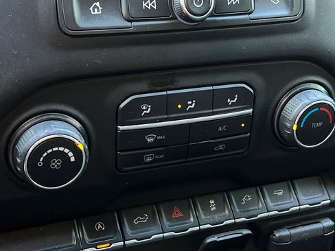 Used 2021 Chevrolet Silverado 1500 Custom image 21