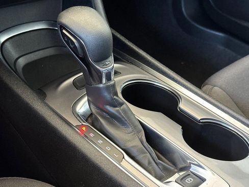 Used 2023 Chevrolet Malibu LT FWD image 16
