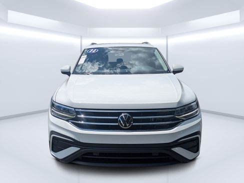 Used 2022 Volkswagen Tiguan SE FWD image 8