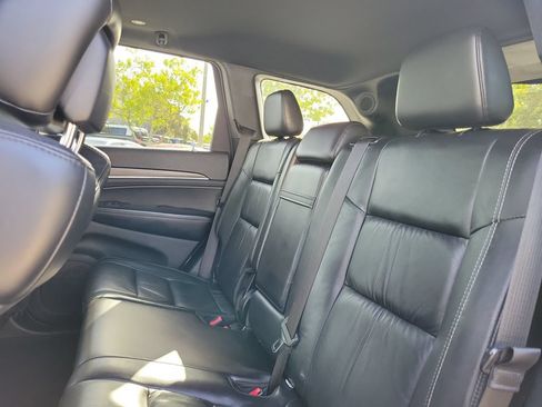 Used 2016 Jeep Grand Cherokee Limited AWD/4WD image 14