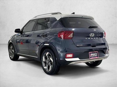 Used 2020 Hyundai Venue FWD image 13
