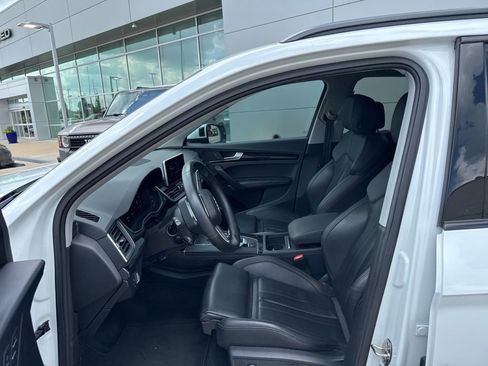 Used 2019 Audi Q5 2.0T Premium Plus w/ Premium Plus Package AWD/4WD image 3