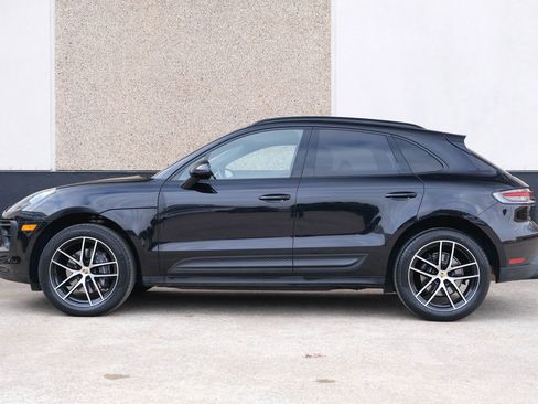 Used 2022 Porsche Macan w/ Premium Package Plus AWD/4WD image 6