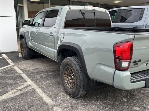 Used 2023 Toyota Tacoma Trail Special Edition w/ Trail Edition image 4