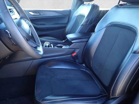 Used 2024 Jeep Grand Cherokee L Laredo image 11