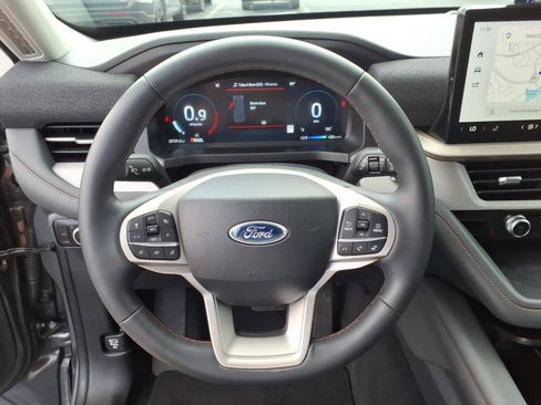 Certified 2025 Ford Explorer Active RWD image 27
