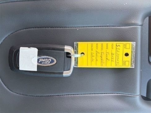 Used 2025 Ford Expedition Active RWD image 18