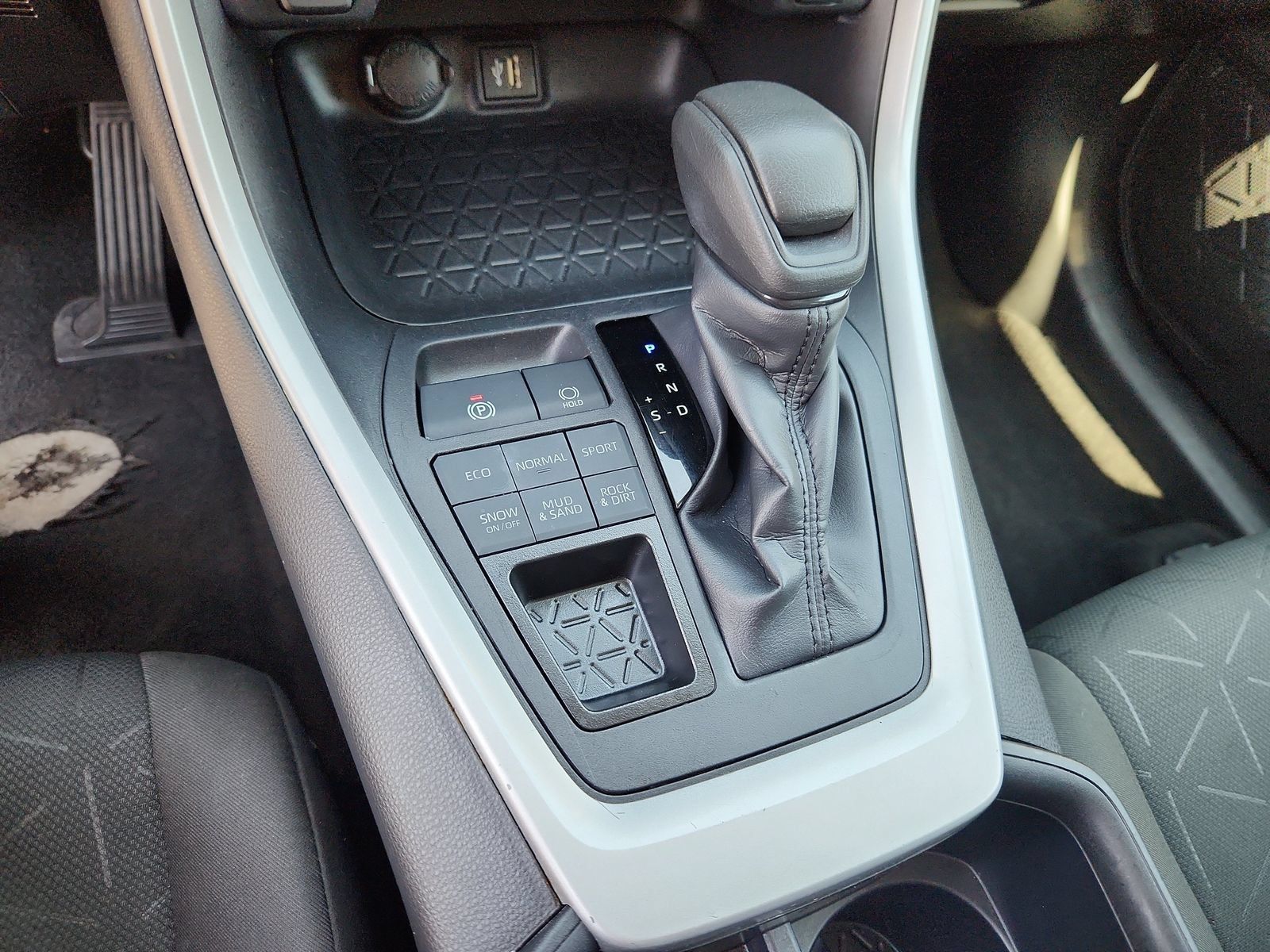 Used 2024 Toyota RAV4 XLE AWD/4WD image 22