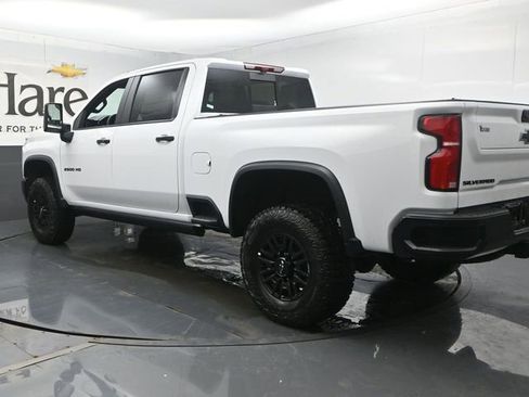 New 2026 Chevrolet Silverado 2500 ZR2 w/ LPO, Dark Essentials Package image 13
