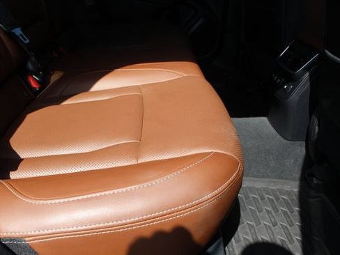 Used 2020 Subaru Outback Touring AWD/4WD image 21