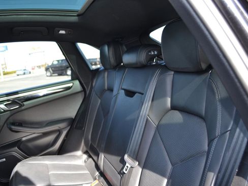 Used 2019 Porsche Macan S image 45