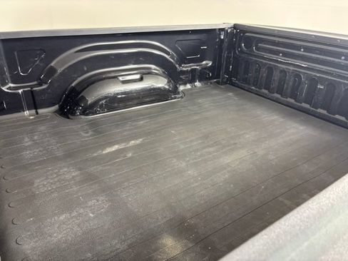 Used 2018 RAM 1500 ST w/ SXT Appearance Group AWD/4WD image 29