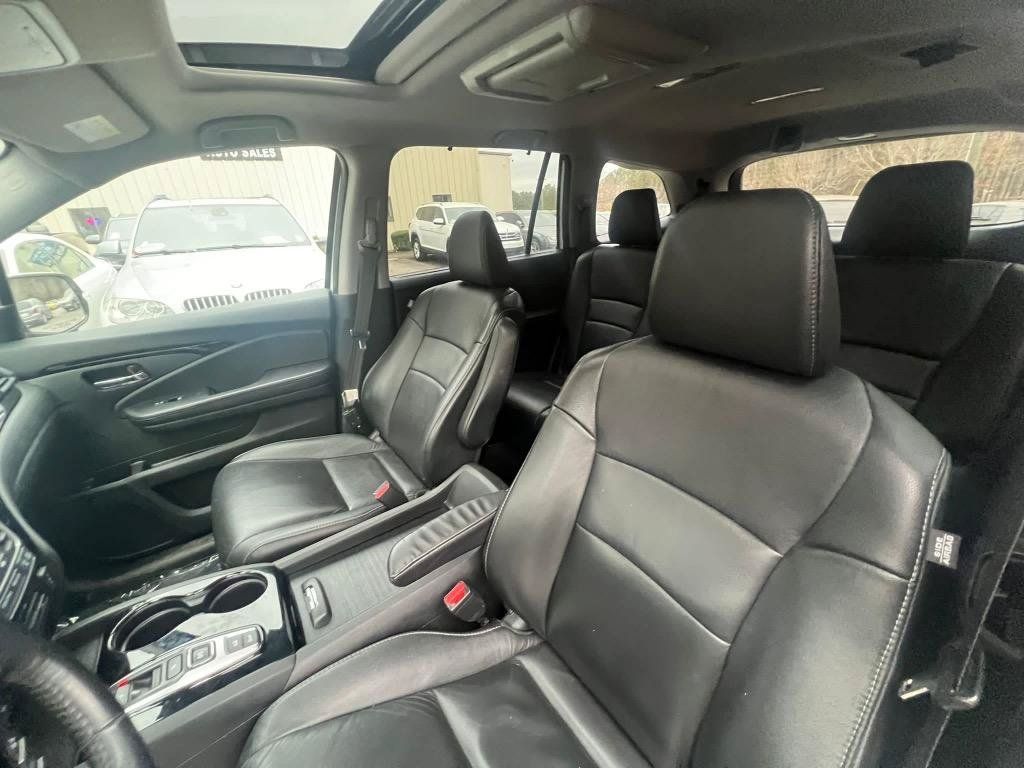 Used 2018 Honda Pilot Touring image 11