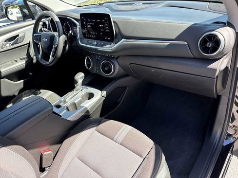 Used 2025 Chevrolet Blazer LT FWD image 27