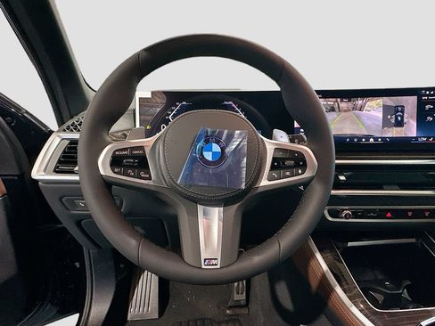 New 2026 BMW X5 xDrive40i w/ M Sport Package AWD/4WD image 11
