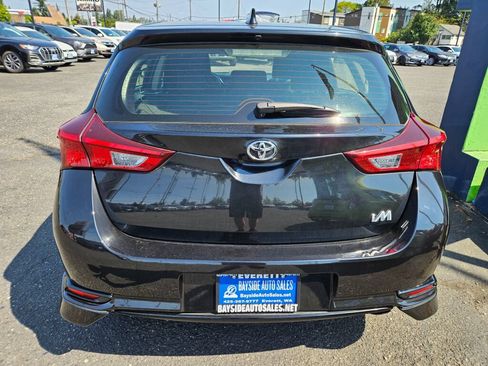 Used 2018 Toyota Corolla iM FWD image 4