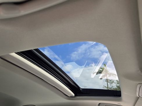 Used 2023 Honda Accord EX image 18