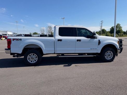 Used 2017 Ford F250 XLT w/ XLT Value Package AWD/4WD image 4