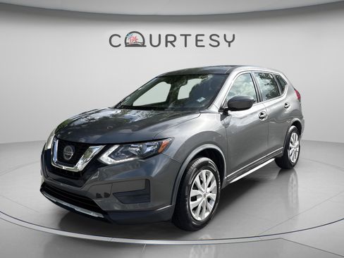 Used 2020 Nissan Rogue S FWD image 1