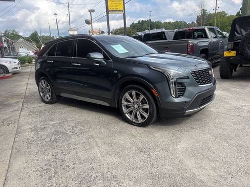 Used 2020 Cadillac XT4 Premium Luxury FWD image 2