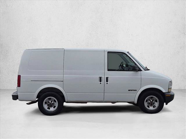 Used 2002 GMC Safari RWD image 4