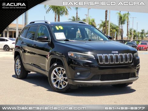 Used 2019 Jeep Cherokee Latitude Plus w/ Comfort/Convenience Group FWD image 1