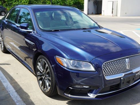 Used 2017 Lincoln Continental Select FWD image 3