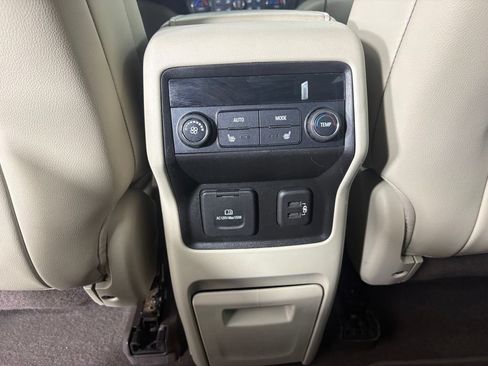 Used 2019 GMC Acadia Denali w/ Technology Package FWD image 48