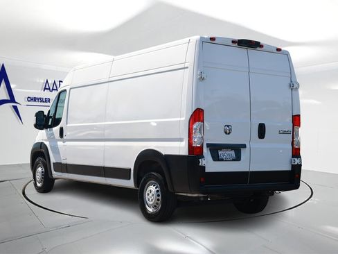 Used 2025 RAM ProMaster 2500 w/ Convenience Group FWD image 2