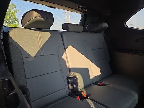 Used 2026 GMC Acadia AT4 w/ Luxury Package AWD/4WD image 95