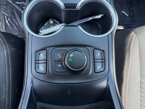 Used 2020 GMC Terrain SLE w/ Driver Convenience Package image 26