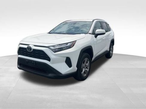 Used 2025 Toyota RAV4 XLE FWD image 3