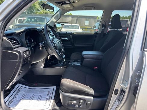 Used 2018 Toyota 4Runner TRD Off-Road AWD/4WD image 11