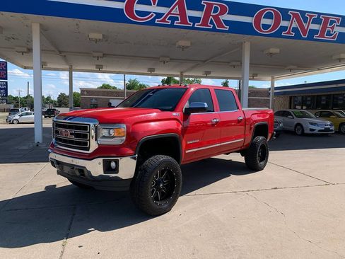 Used 2014 GMC Sierra 1500 SLT w/ SLT Crew Cab Value Package AWD/4WD image 3